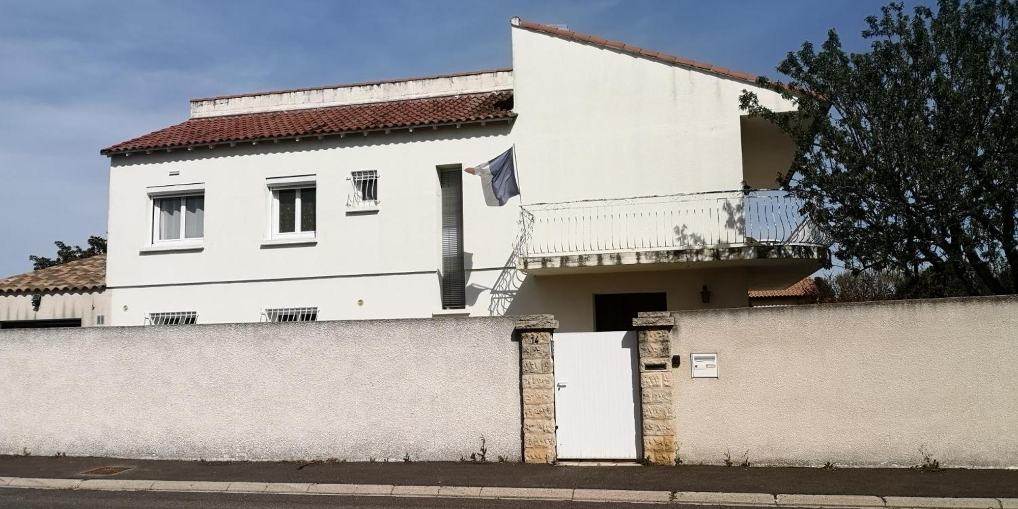 Appartement Dans Villa Avec Piscine Et Jardin Marguerittes Bagian luar foto